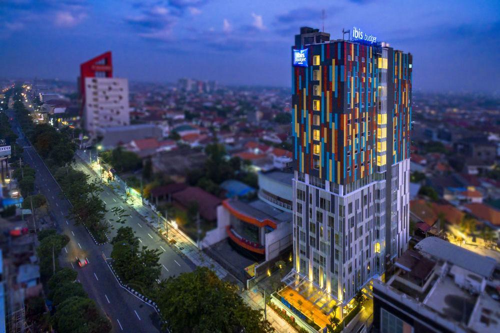Deka Hotel Surabaya Hr Muhammad Exterior photo