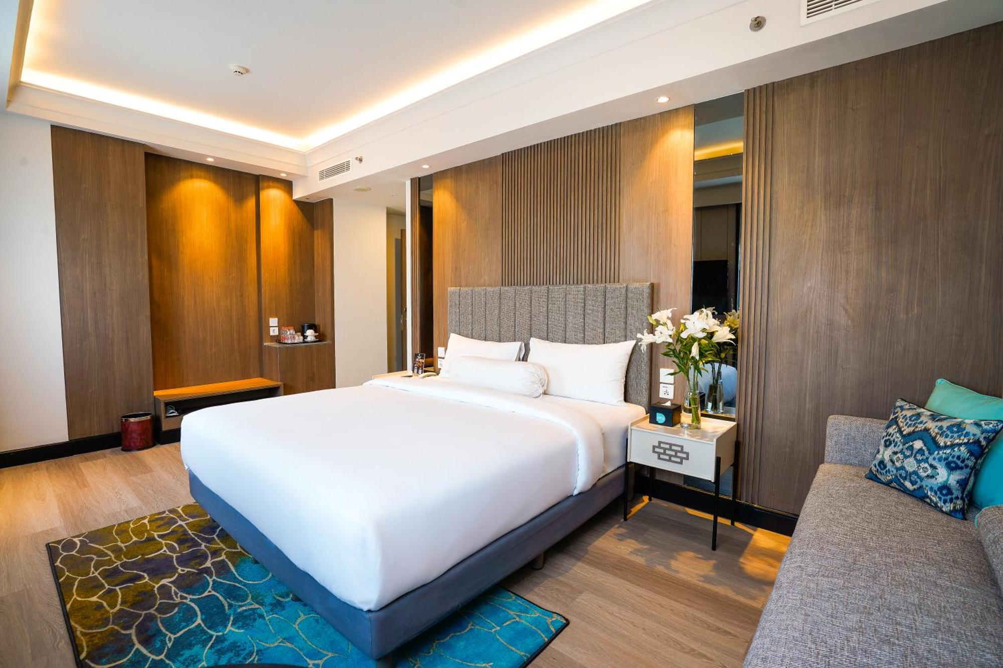 Deka Hotel Surabaya Hr Muhammad Exterior photo