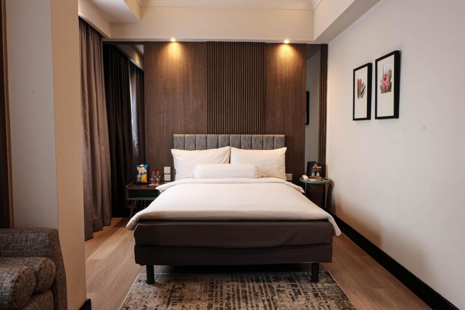 Deka Hotel Surabaya Hr Muhammad Room photo
