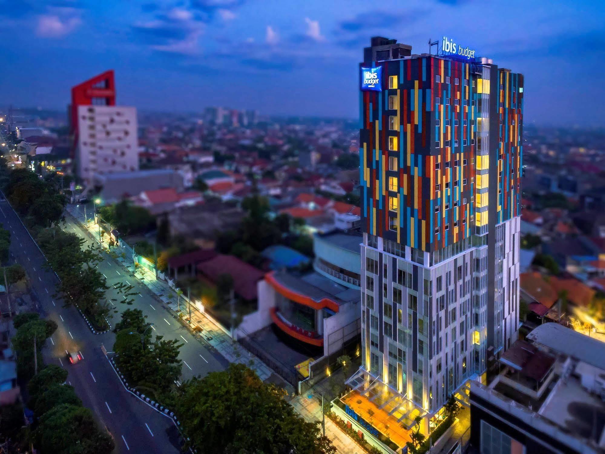 Deka Hotel Surabaya Hr Muhammad Exterior photo