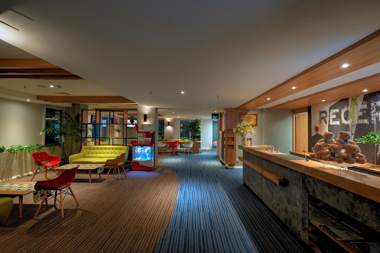 Deka Hotel Surabaya Hr Muhammad Exterior photo