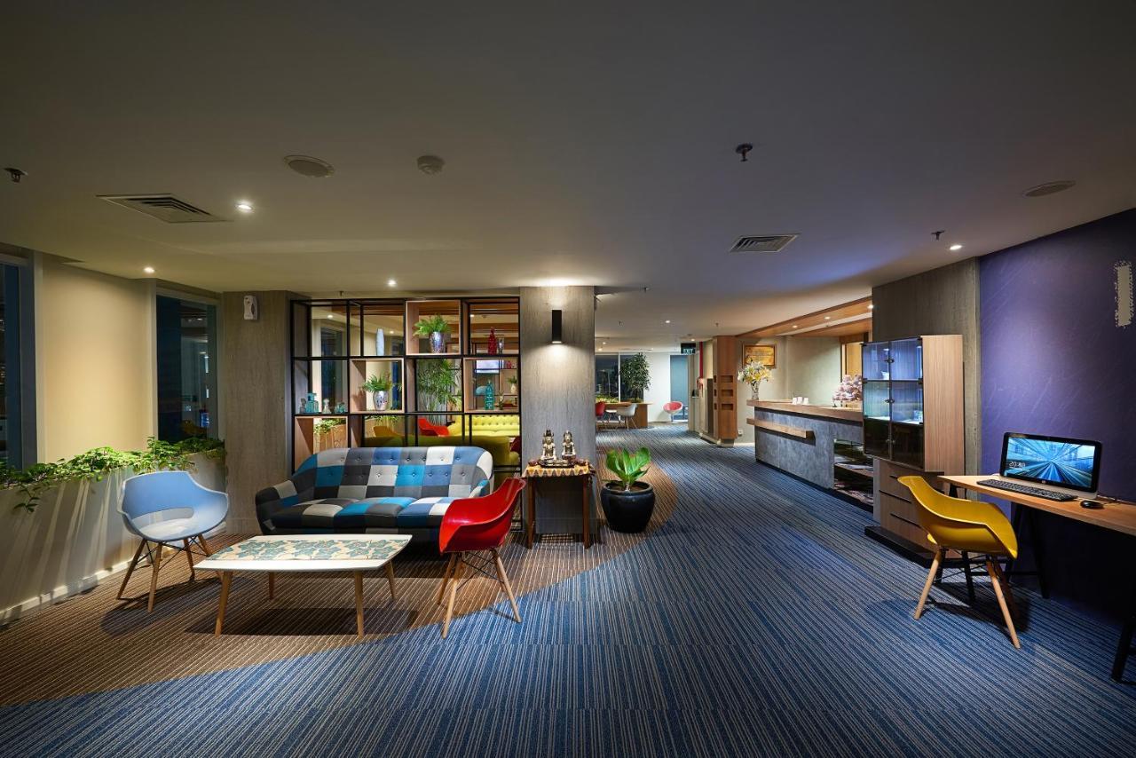 Deka Hotel Surabaya Hr Muhammad Exterior photo